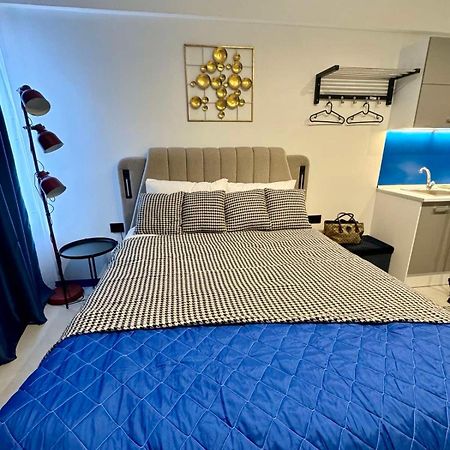 Voulis 45 Plaka Suite By Zeussuites Athena Bagian luar foto