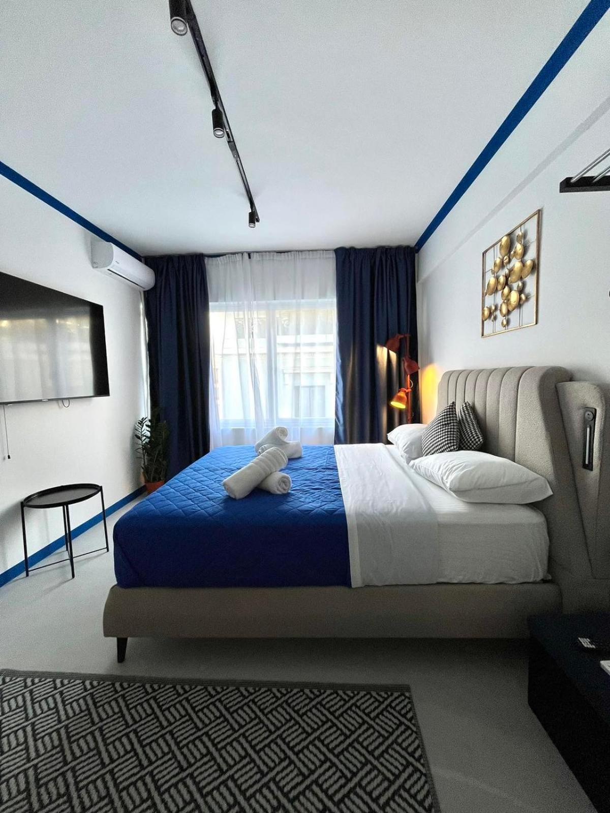 Voulis 45 Plaka Suite By Zeussuites Athena Bagian luar foto