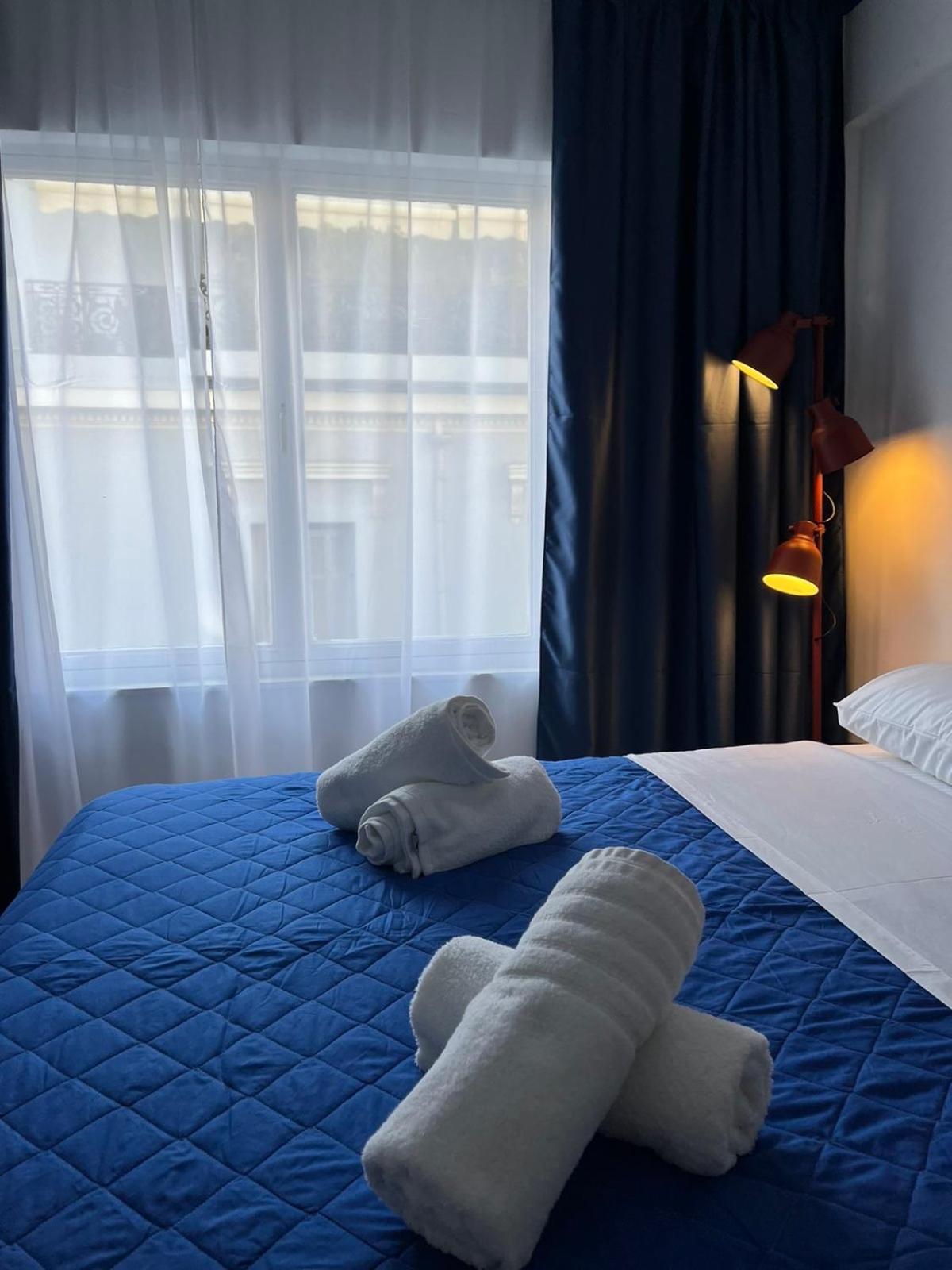 Voulis 45 Plaka Suite By Zeussuites Athena Bagian luar foto
